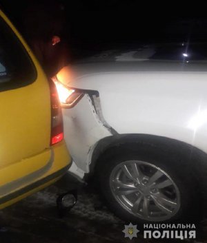 Винницкая область: нетрезвому водителю-неудачнику не удалось убежать от полицейских и разбил их авто