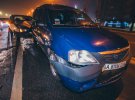 На Броварском проспекте в Киеве в ДТП попали 4 машины. Столкнулись Audi, Shevrolet, Dacia Logan и ВАЗ