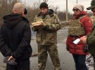 24 ув'язнених передали із ЛНР в Україну