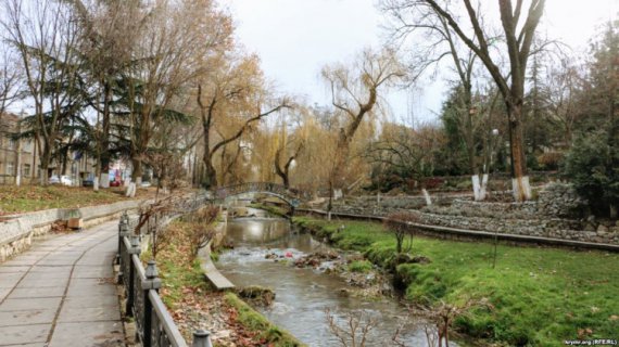 Фотограф показав як виглядає Салгир в окупованому Сімферополі