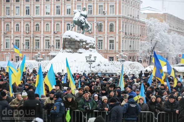 Люди чекали на оприлюдення іменні нового очільника УПЦ з 9-ї години ранку