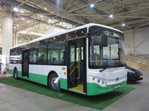 У Києві запустили перший електроавтобуса. Фото: БізнесЦензор