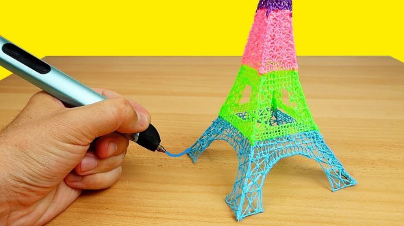 Ручка дает возможность рисовать специальными материалами прямо в воздухе.