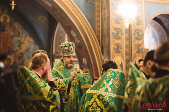 Симеон: в первую очередь украинизируют детские литургии и проповеди