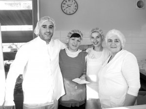 Працівники міні-пекарні ”Грузинська випічка” зліва направо: Мацак, Алла, Валентина та Олена 