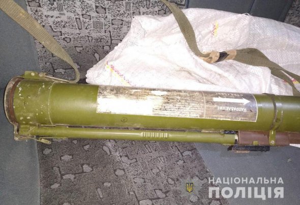 У Нікополі Дніпропетровської області таксист знайшов у машині гранатомет