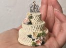 Каждому из своих мини-тортов Рейчел придает уникального вида.