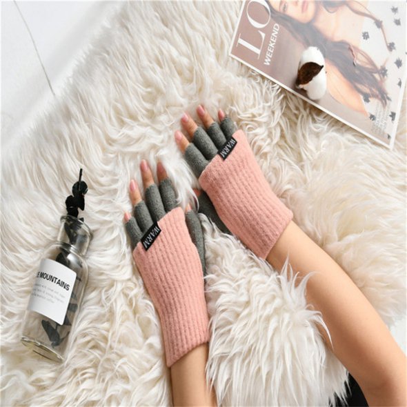 В'язані рукавички - наймодніший спосіб захистити свої руки від холоду.