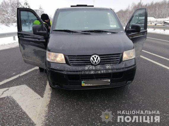 В Киевской полицейские остановили автомобиль с похищенным мужчиной внутри