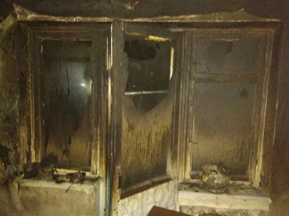 На Днепропетровщине в 5-этажке произошел пожар. С огня спасли женщину с 6-летним ребенком