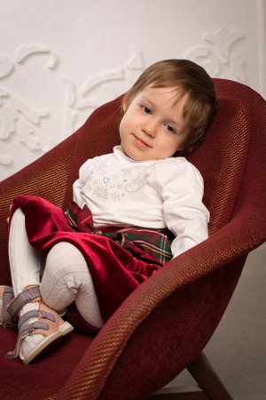 Трехлетняя Амина Смирна из Днепра имеет диагноз ДЦП