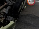 В Киеве столкнулись два автомобиля, один из них в результате удара перевернулся
