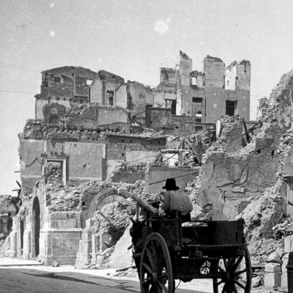 Разрушенный землетрясением центр Мессины, 1908