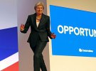 У жовтні інтернет втішив запальний танець британської прем'єр-міністра Терези Мей на щорічній конференції партії консерваторів. Вона танцювала під хіт гурту АВВА Dancing Queen