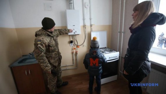 В Харьковской области военным передали 40 квартир. Фото: Укринформ