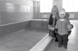 У дитячому садку "Яблунька" є басейн і зал для занять танцями