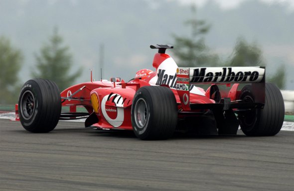 Міхаель Шумахер на Ferrari F2003-GA, Нюрбургринг 2003 рік. 