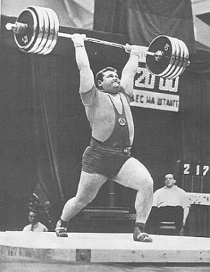Украинец Леонид Жаботинский за свою спортивную карьеру установил 19 мировых рекордов