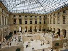 Лувр відвідало 10,2 млн туристів