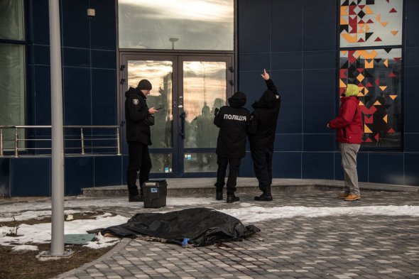У Києві жінка  викинулася з вікна 23 поверху житлового будинку