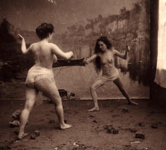 Женские дуэли были популярны в XIX веке