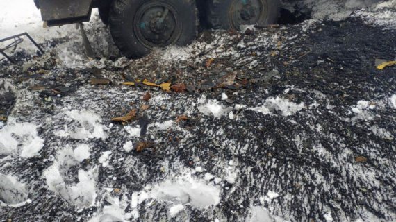 В результате обстрела автомобиль ЗИЛ-131 зрорив, а 3 работника компании получили ранения - фото WarDoc