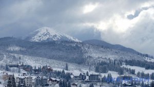 Зниклого в Карпатах туриста шукають на гелікоптері. Фото: Укрінформ