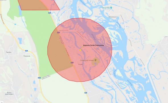 Заборонили літати над домом Порошенка.