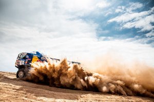 Російський екіпаж "КамАЗ-майстер" дискваліфікували з ралі "Дакар". Фото: Чемпіонат