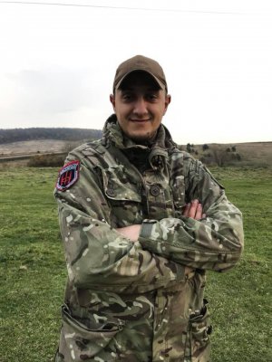 Боєць ДУК ”Правий сектор” Назар Сарабун: ”Воювати ніхто не вмів. Усі стріляли в різні боки”