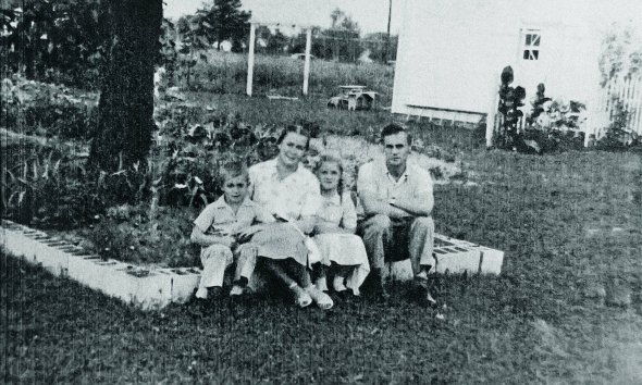 Осип Мащак разом із дружиною Галиною Галібей, дочкою Мартою та сином Андрієм переїхали до Нью-Йорка, США, наприкінці 1940-х. Помер там 20 грудня 1976 року