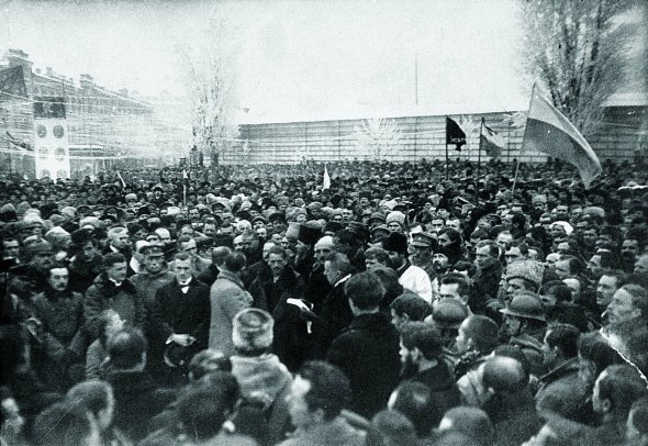 22 січня 1919 року на Софійському майдані в Києві проголосили Акт Злуки. Українська Народна Республіка об’єдналася із Західноукраїнською Народною Республікою, яку започаткували у Львові