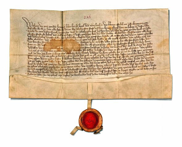 Присягу на вірність польській королеві Ядвізі склав Великий князь Литовський Вітовт 5 серпня 1392 року. Документ написаний латиною і підкріплений особистою князівською печаткою