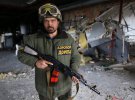 Украинский военный в Донецком аэропорту