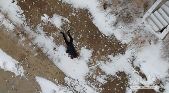 В Черноморске в Одесской области погиб студент. Он упал с крыши 20-ти этажного дома