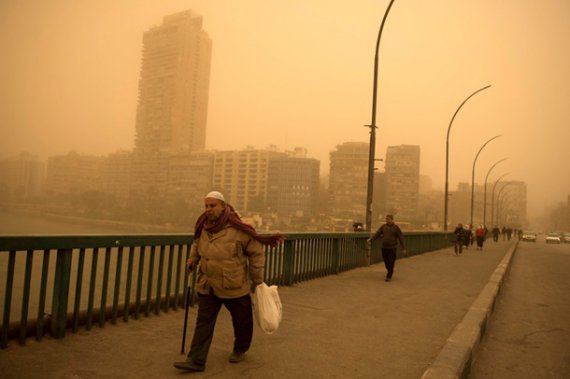Єгипет накрила піщана буря. Фото: EPA/UPG