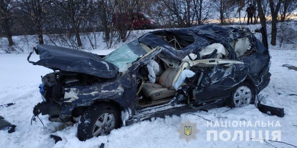 Вінниччина: водій "Volvo" спричинив потрійну смертельну аварію, злетів з дороги та влетів у дерево