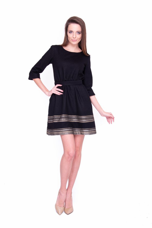 Сукня з декоративною вишивкою