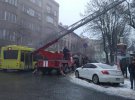 В центре Львова горел дом.