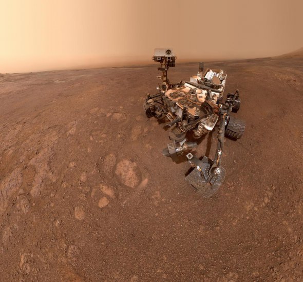 Марсохід Curiosity, який здійснює багаторічну програму дослідження Червоної планети, зробив нове селфі.