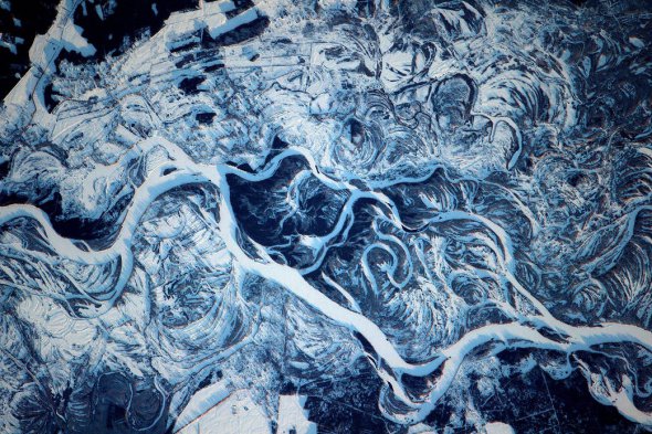 Астронавт Европейского космического агентства Thomas Pesquet с борта Международной космической станции сделал фото Днепра скованного льдом.