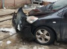 У Полтаві сніг та лід розтрощив авто