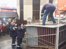 Базар на Центральному залізничному вокзалі у Києві демонтували за незаконну торгівлю.