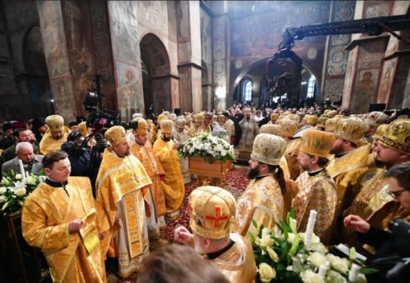 У Софійському соборі звели на престол глави ПЦУ митрополита Епіфанія