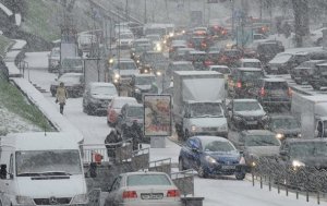 Київ: 7-бальні затори скували столицю через сніг