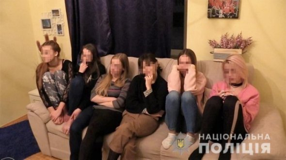 Правоохранители разоблачили в Киеве интернет-порностудию, в которой работали 20 девушек