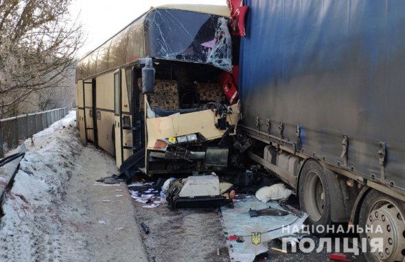 На мосту в с. Гасичевка Городнянского района Черниговщины произошла смертельная авария: погибли 2 иностранцев