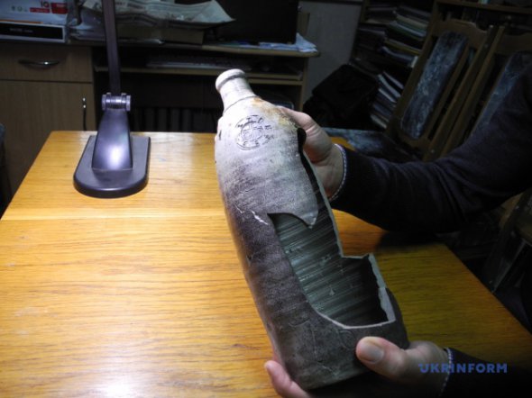 У Хотинській фортеці знайшли 250-річну пляшку