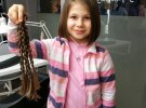 Учасники акції Hair for Share діляться волоссям на перуки для онкохворих дівчат
