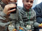 Для дітей у кав'ярні провели майстер-клас по розпису пряників